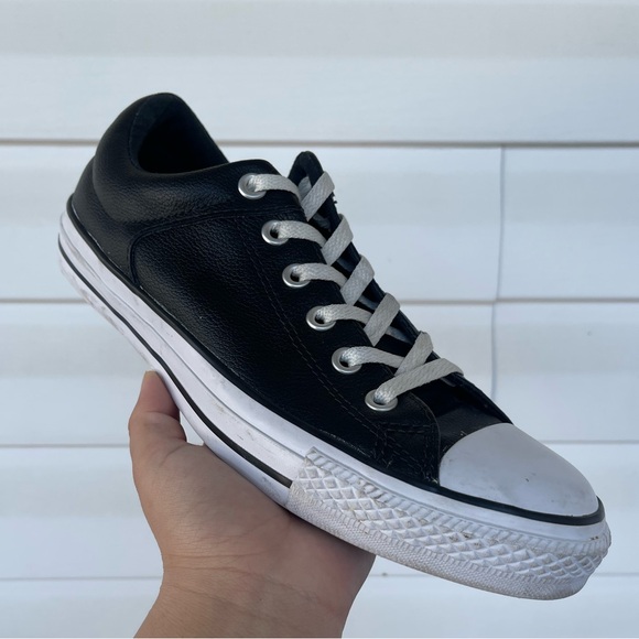 Leather All Star Converse- Men size 8 - Picture 10 of 10